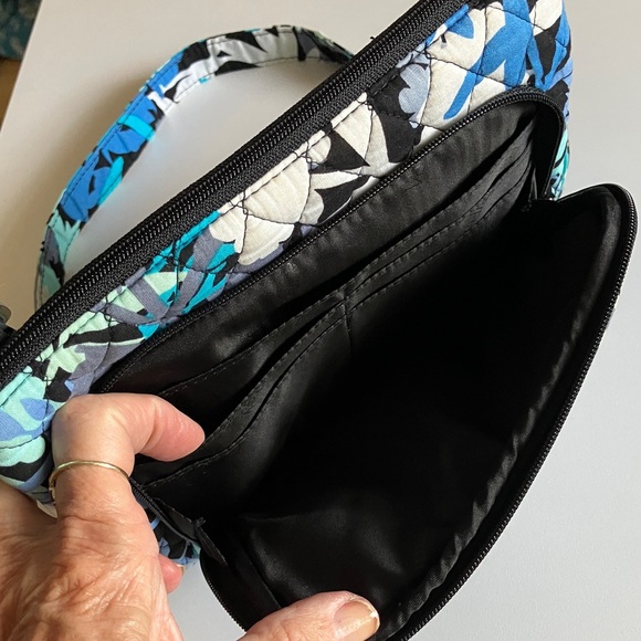 Vera Bradley Floral pattern Crossbody - Picture 4 of 11
